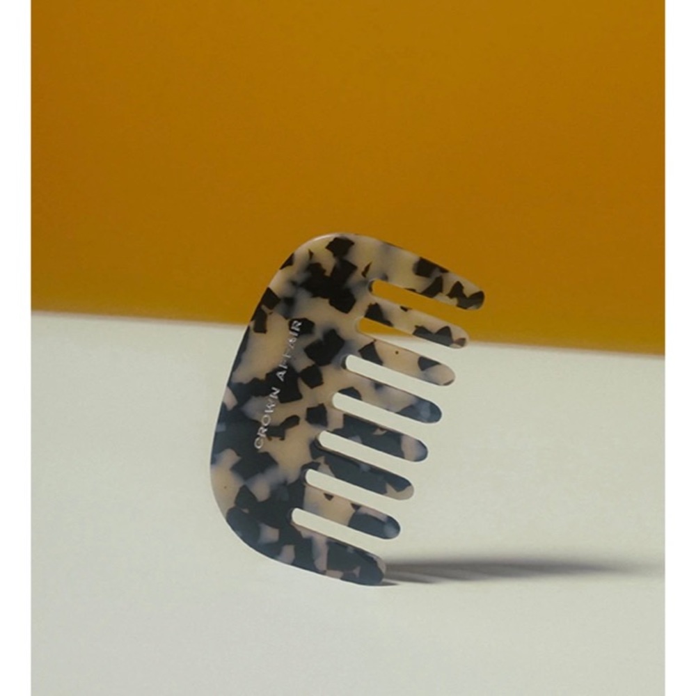 NWT Crown Affair The Comb No. 001